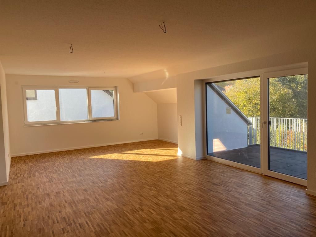 Moderne & geräumige DG-Neubauwohnung in sehr zentraler Lage in St. Ingbert