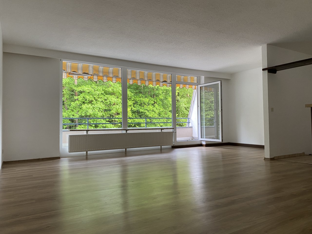 Uninähe! Schöne Terrassenwohnung in Homburg!