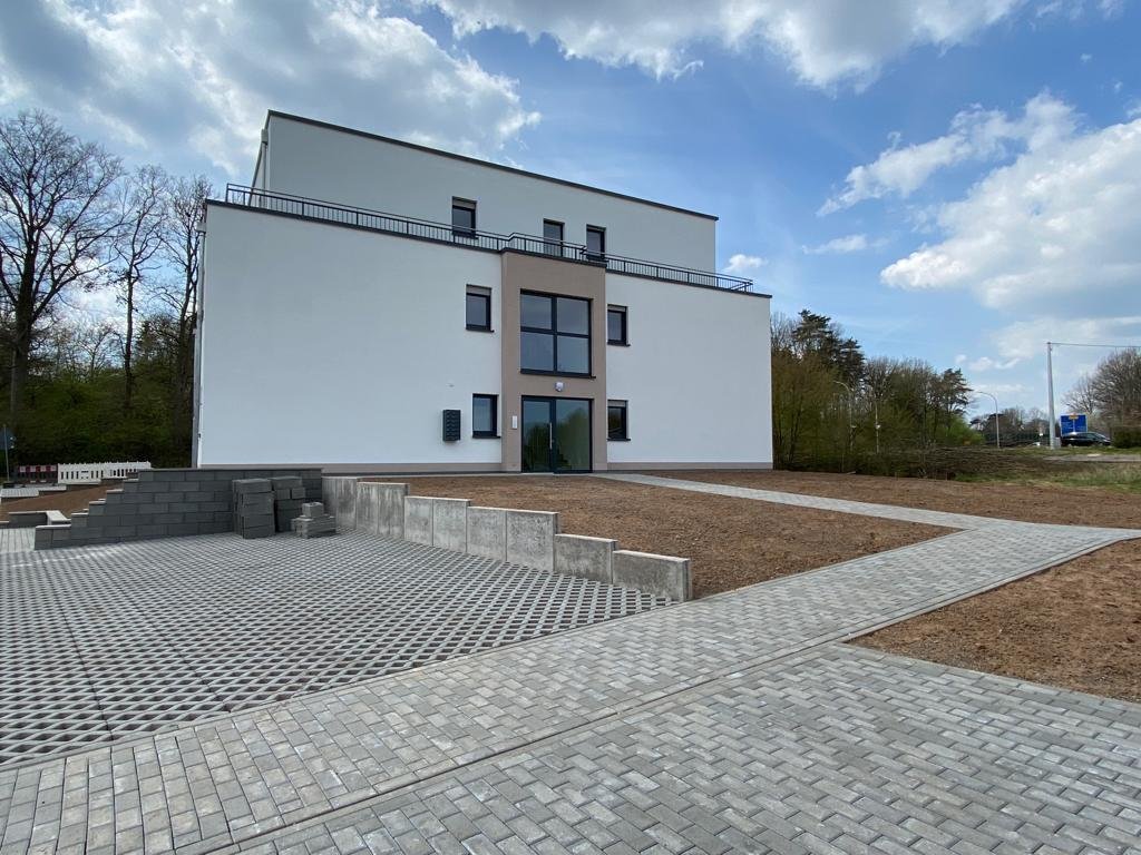 NEUER PREIS! Schöne Neubau-Wohnung mit Süd-West Balkon!