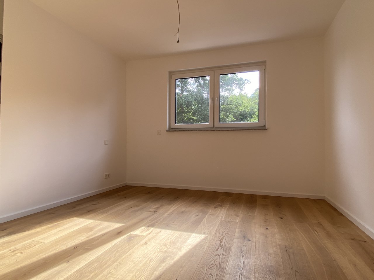 NEUER PREIS! Schöne Neubau-Wohnung mit Süd-West Balkon!