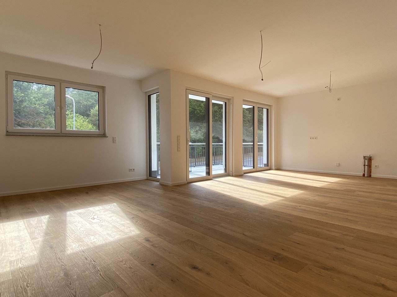 NEUER PREIS! Schöne Neubau-Wohnung mit Süd-West Balkon!