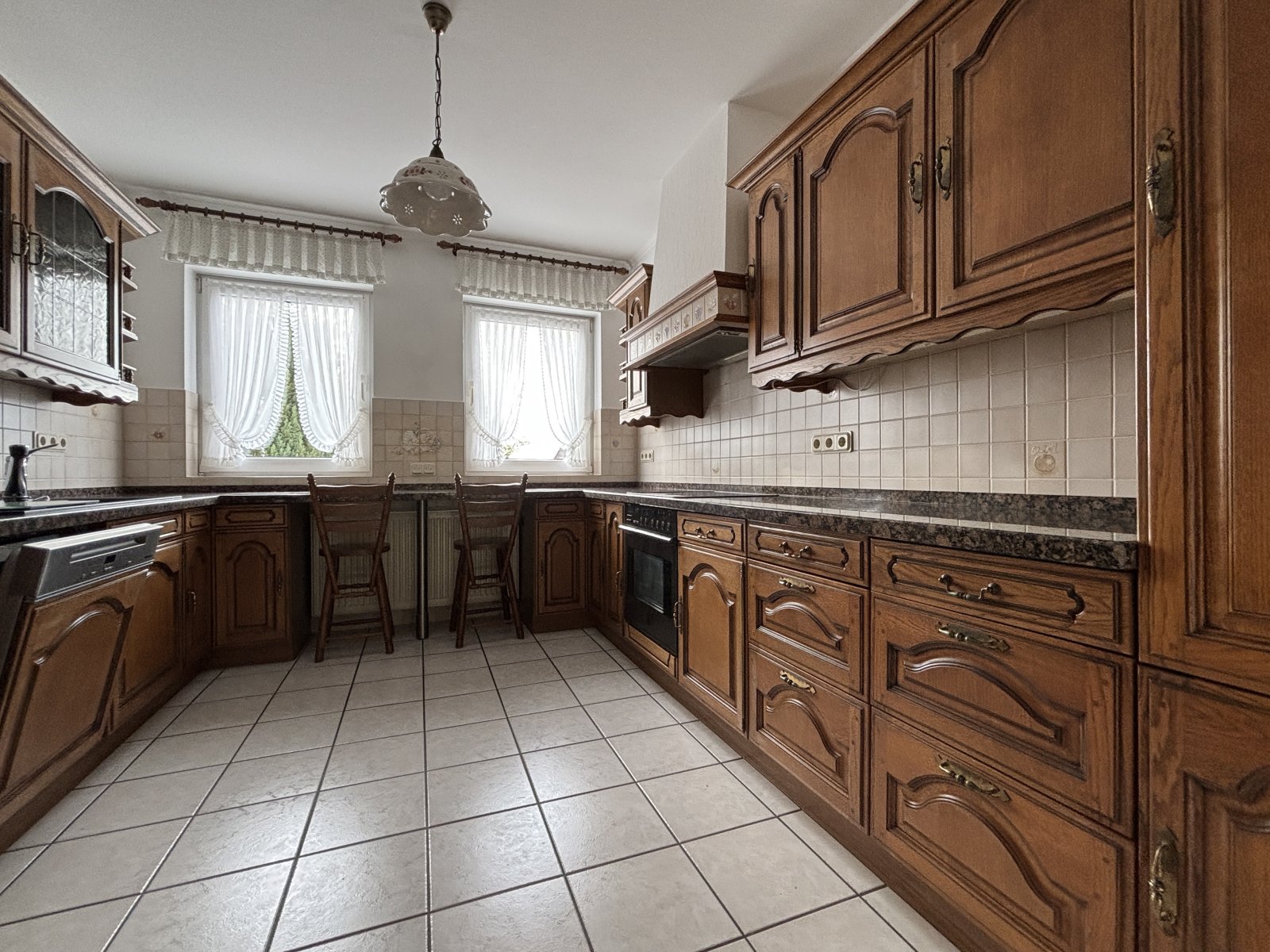 Top-Lage! Zweifamilienhaus mit ELW in 66129 SB-Bübingen!