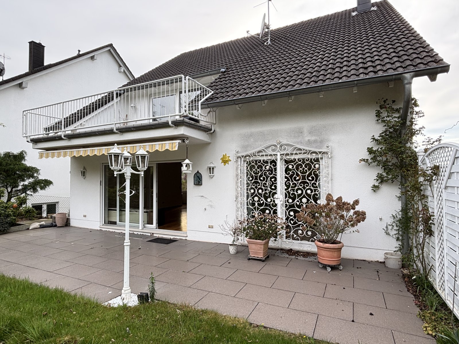 Top-Lage! Zweifamilienhaus mit ELW in 66129 SB-Bübingen!