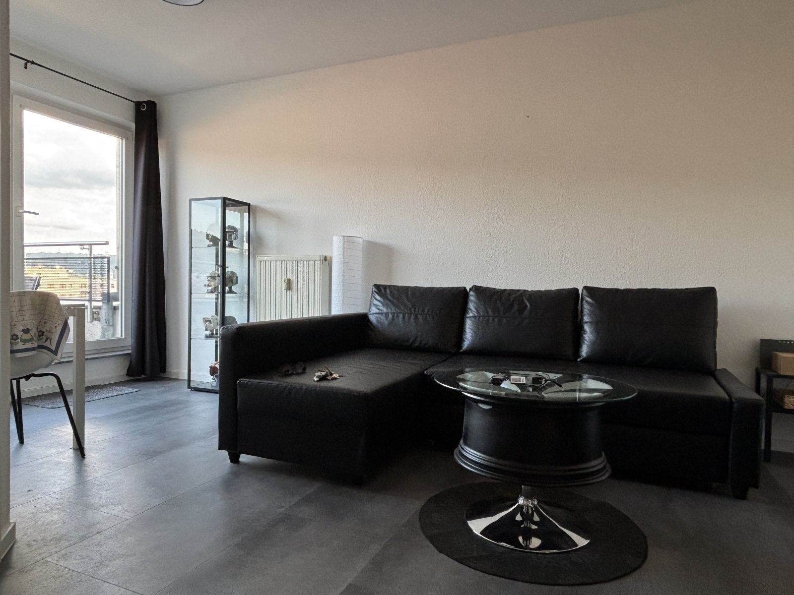 Voll möblierte Etagen-Wohnung in City-Lage! Kurzzeitmiete möglich!