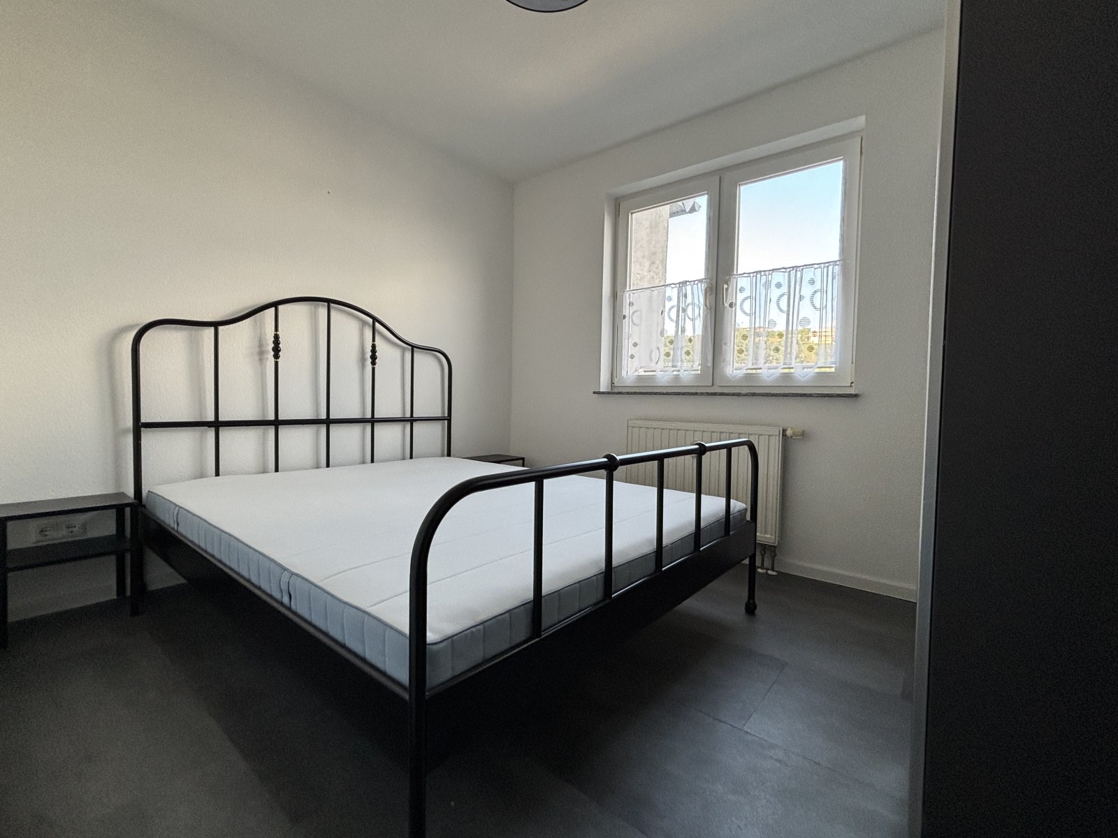 Voll möblierte Etagen-Wohnung in City-Lage! Kurzzeitmiete möglich!