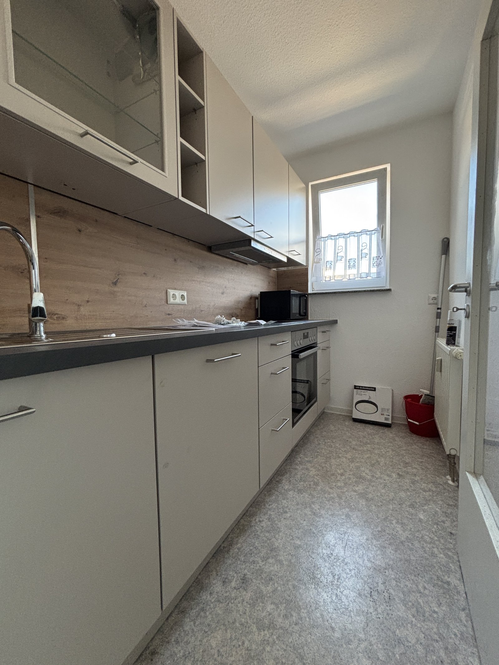 Voll möblierte Etagen-Wohnung in City-Lage! Kurzzeitmiete möglich!