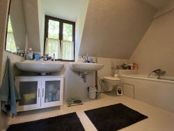 Badezimmer mit 2 Waschbecken Badezimmer mit 2 Waschbecken