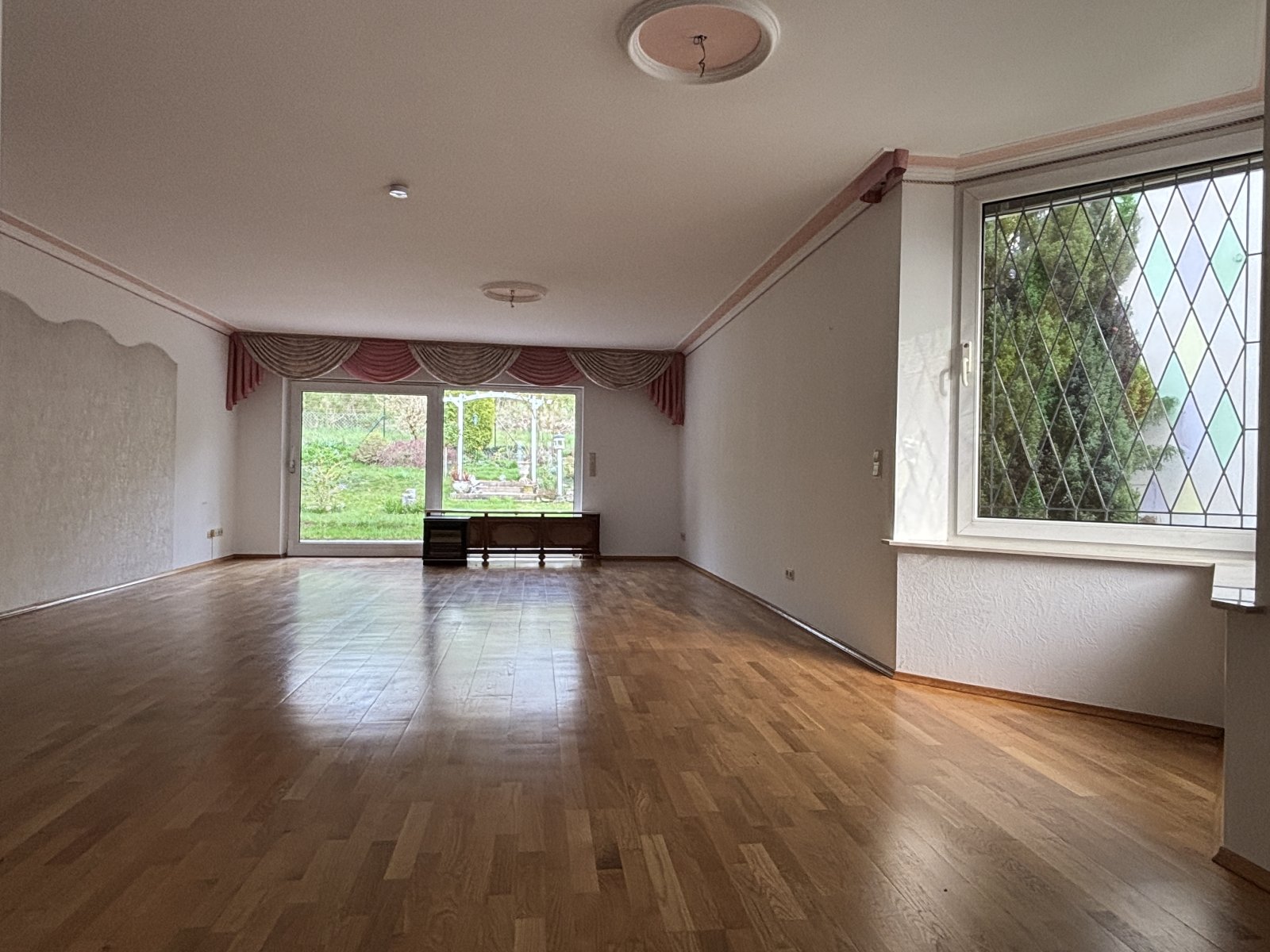 Wohnzimmer-/Esszimmer Wohnung EG