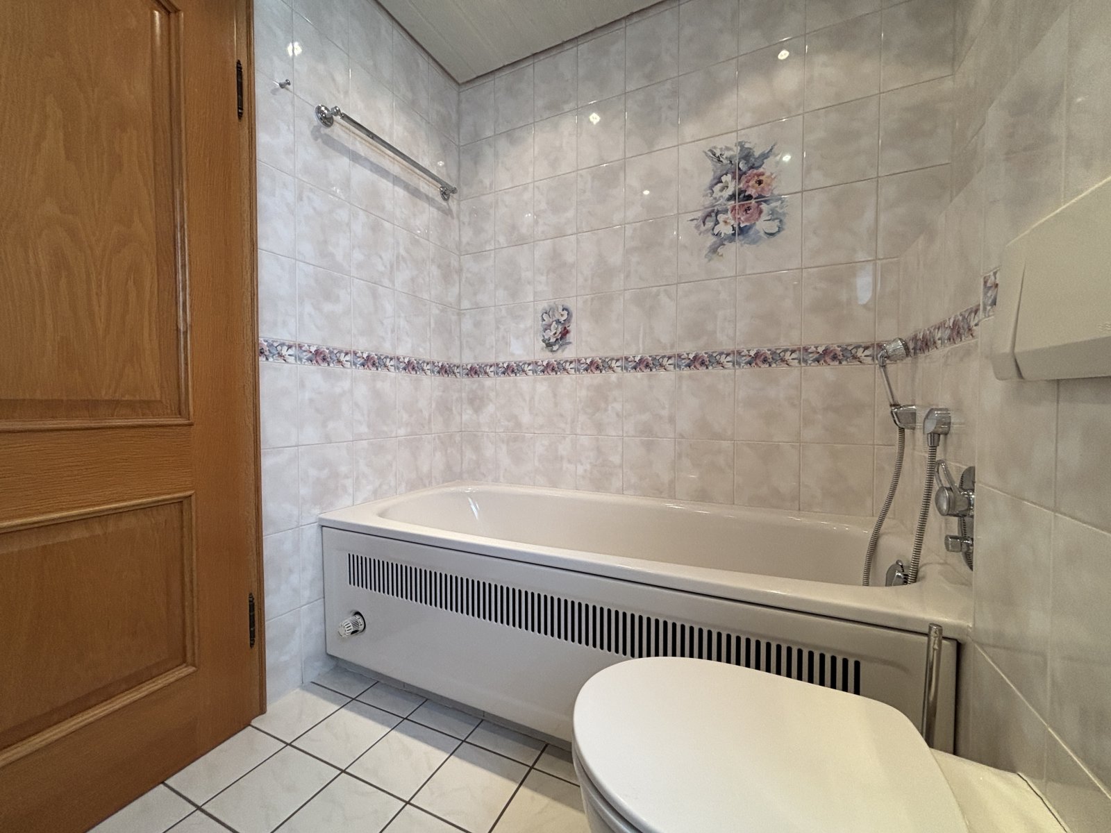 Bad EG mit Badewanne