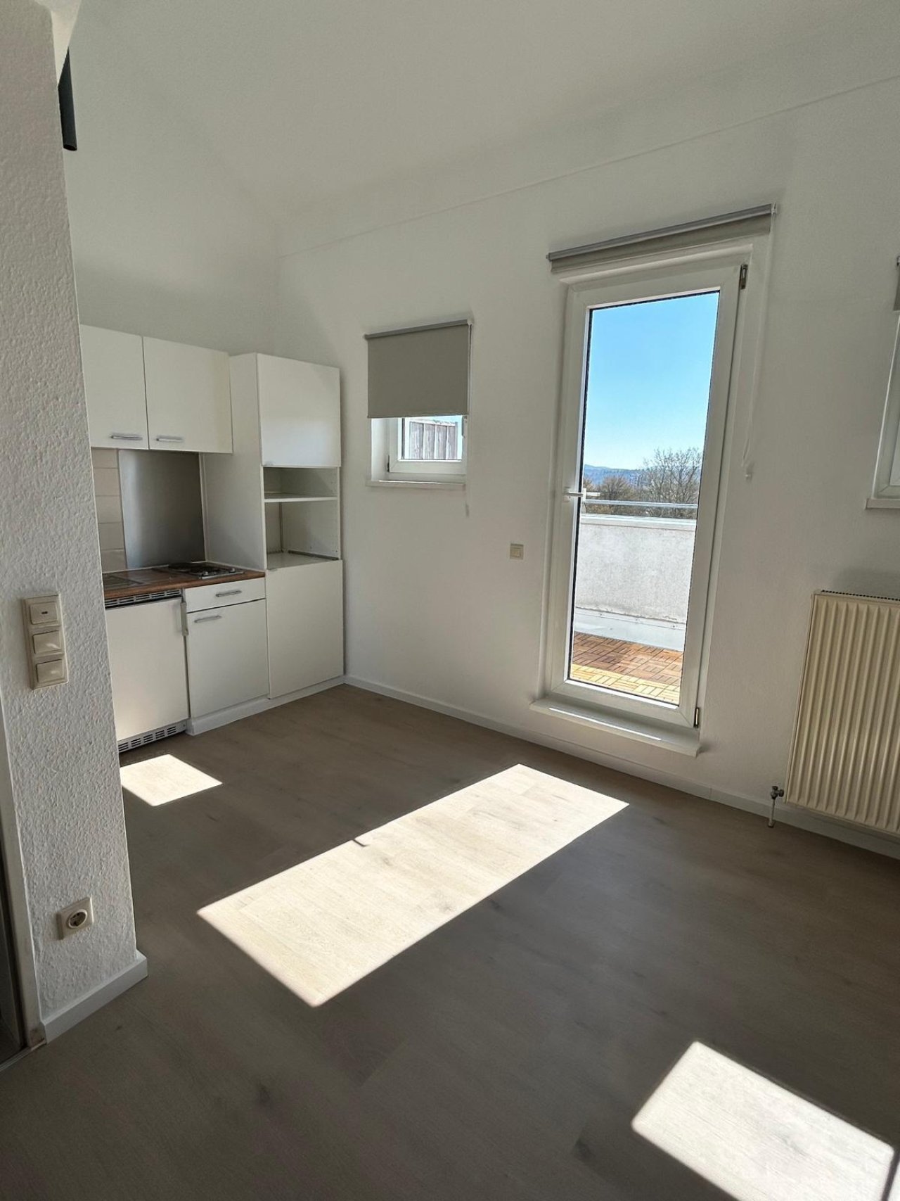 Küche & Zugang zum Balkon Küche & Zugang zum Balkon