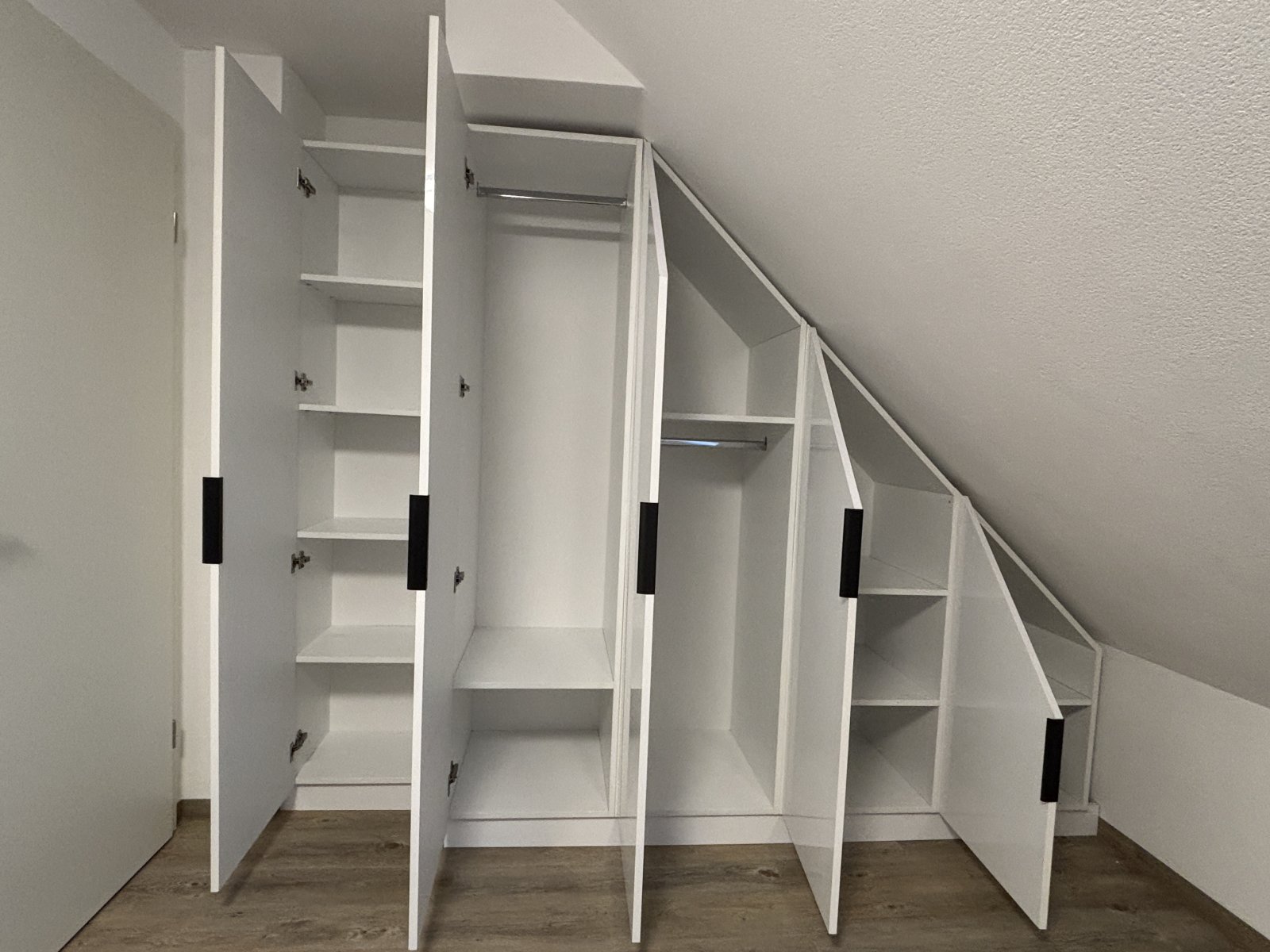 Schlafzimmer mit Einbauschränken 